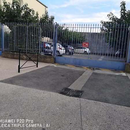 Appartamento Le Pandora, Proche Tour Magne, Parking Et Terrasse Nîmes Esterno foto